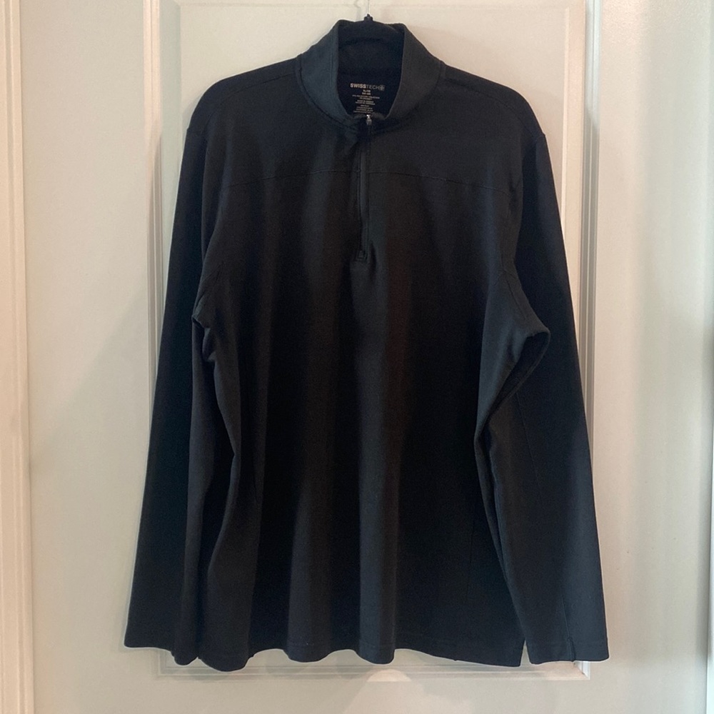 SwissTech Men’s Black Quarter Zip Pullover